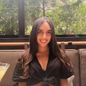 Meet your Posher, Valentina